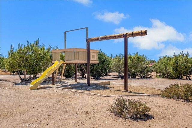 7026 Cataba Road, Oak Hills, CA 92344