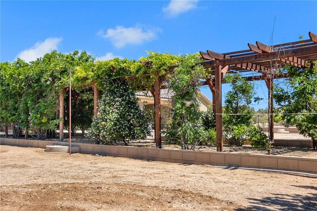 7026 Cataba Road, Oak Hills, CA 92344