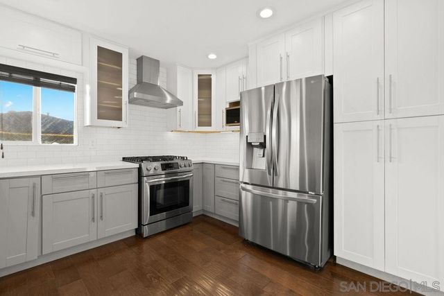 5469 Roswell St, San Diego, CA 92114