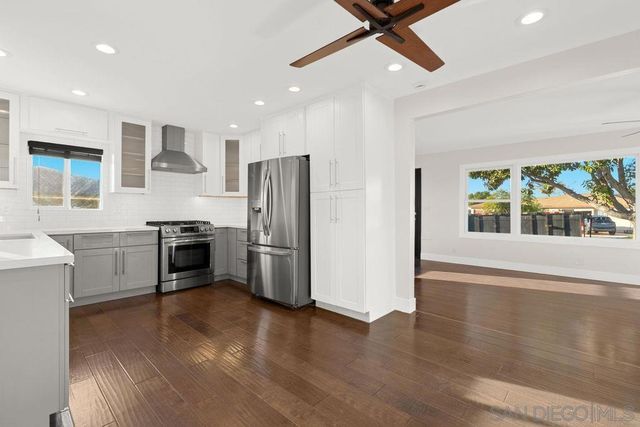 5469 Roswell St, San Diego, CA 92114