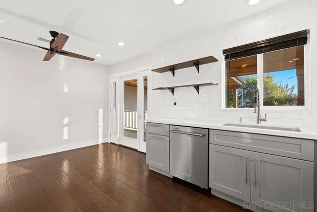 5469 Roswell St, San Diego, CA 92114