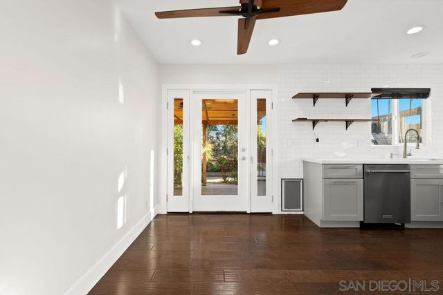 5469 Roswell St, San Diego, CA 92114