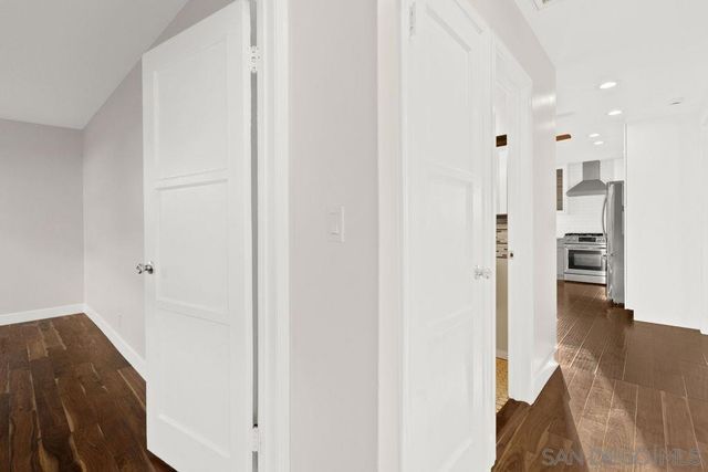 5469 Roswell St, San Diego, CA 92114