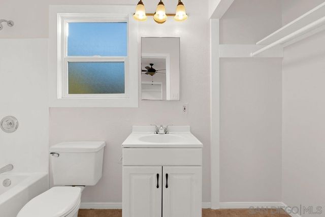 5469 Roswell St, San Diego, CA 92114