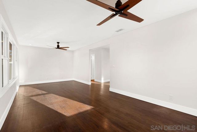 5469 Roswell St, San Diego, CA 92114