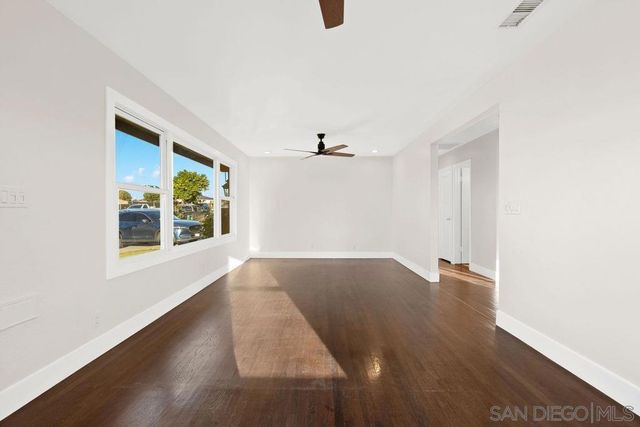 5469 Roswell St, San Diego, CA 92114