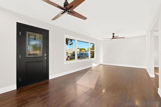 5469 Roswell St, San Diego, CA 92114