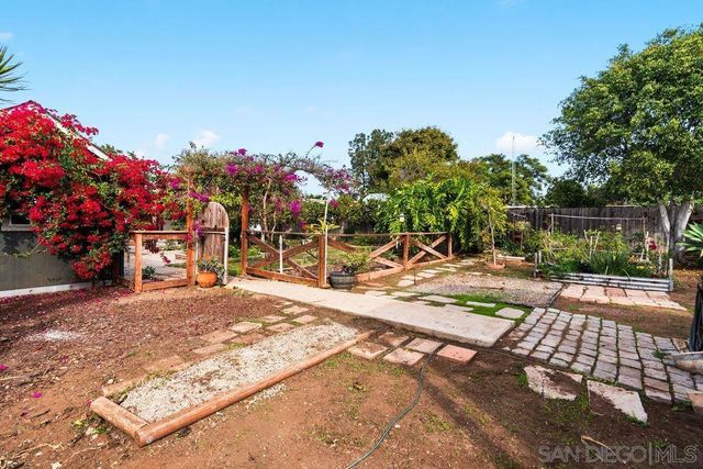 5469 Roswell St, San Diego, CA 92114