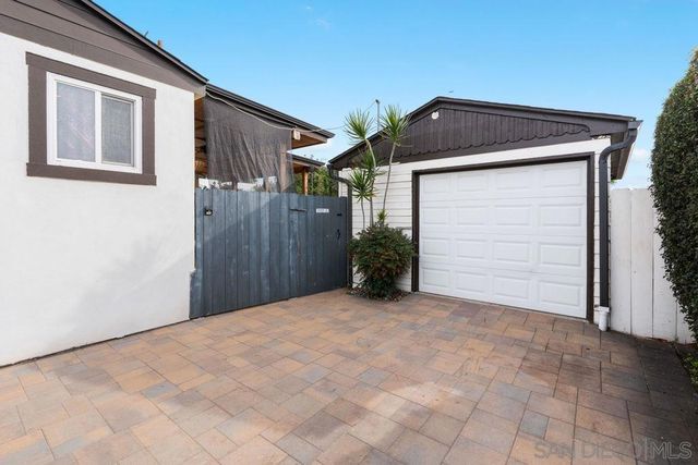 5469 Roswell St, San Diego, CA 92114