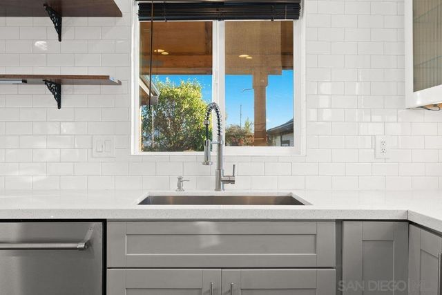 5469 Roswell St, San Diego, CA 92114