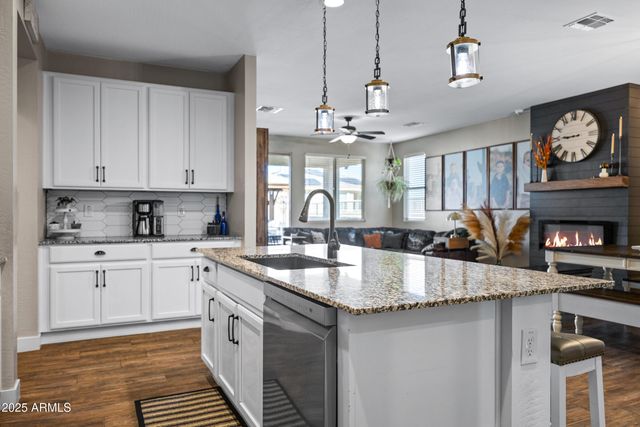 18244 W VISTA NORTE Street, Goodyear, AZ 85338