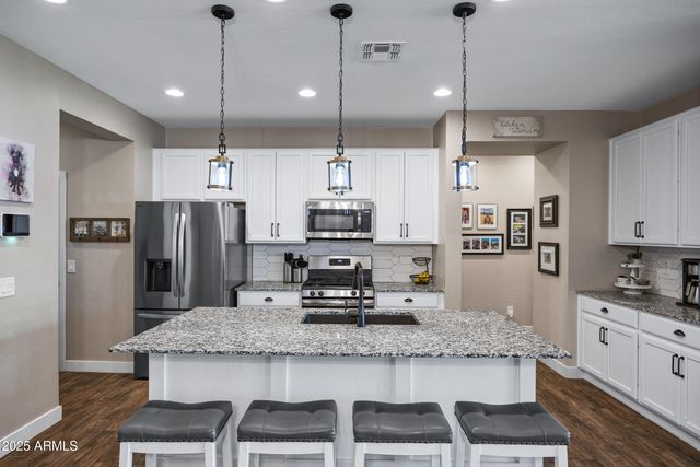 18244 W VISTA NORTE Street, Goodyear, AZ 85338