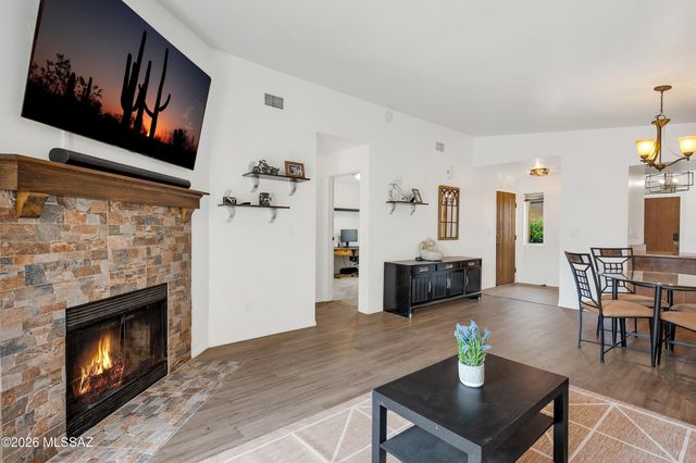2402 W Drachman Street, Tucson, AZ 85745