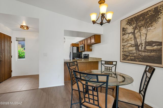 2402 W Drachman Street, Tucson, AZ 85745