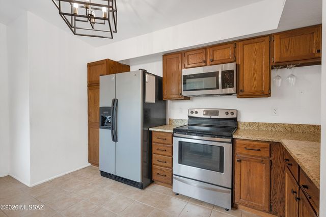 2402 W Drachman Street, Tucson, AZ 85745