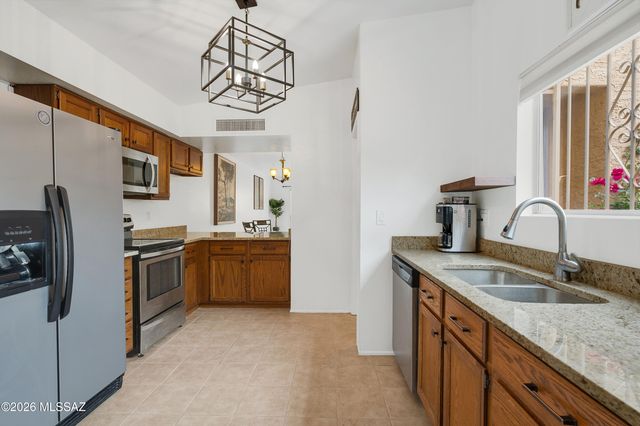 2402 W Drachman Street, Tucson, AZ 85745