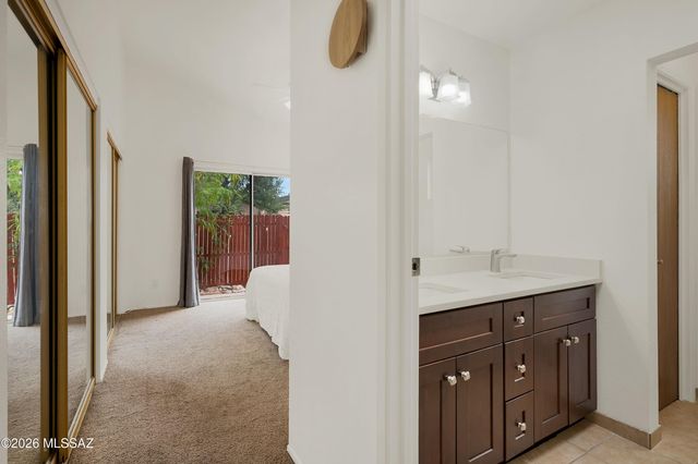 2402 W Drachman Street, Tucson, AZ 85745
