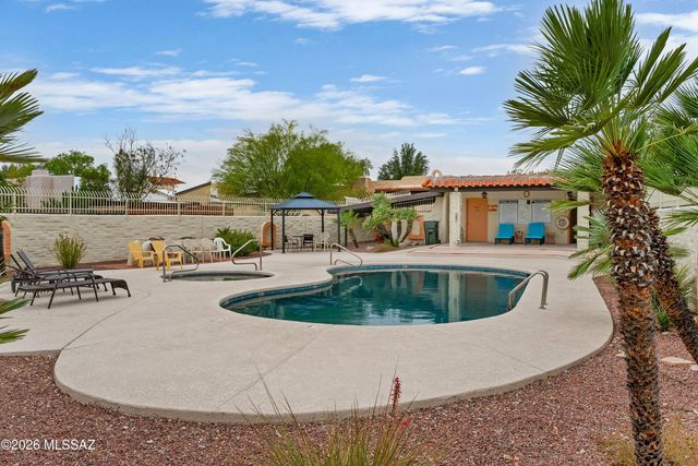 2402 W Drachman Street, Tucson, AZ 85745