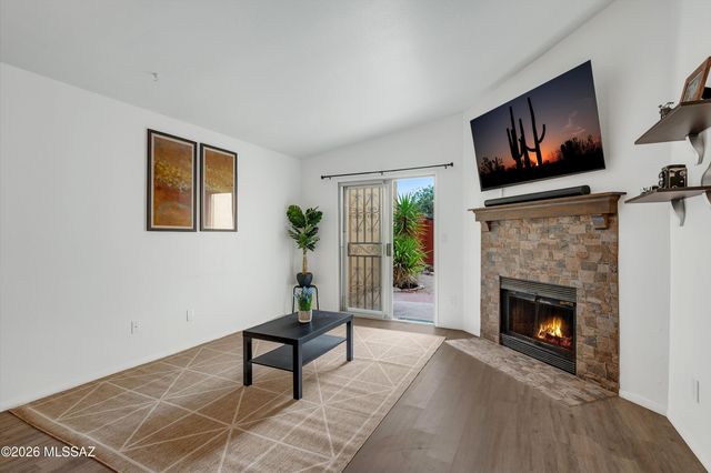 2402 W Drachman Street, Tucson, AZ 85745