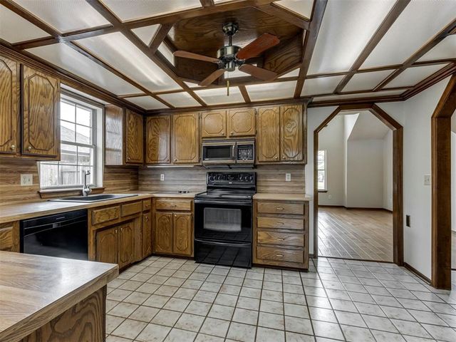8329 NW 105th Terrace, Oklahoma City, OK 73162