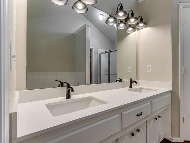 8329 NW 105th Terrace, Oklahoma City, OK 73162