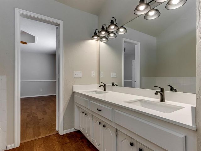 8329 NW 105th Terrace, Oklahoma City, OK 73162