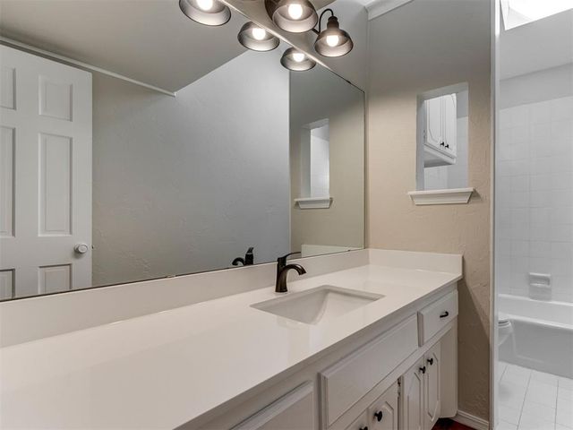 8329 NW 105th Terrace, Oklahoma City, OK 73162