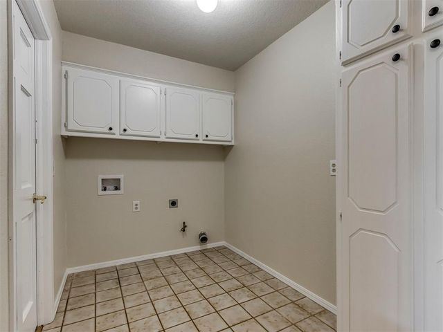 8329 NW 105th Terrace, Oklahoma City, OK 73162