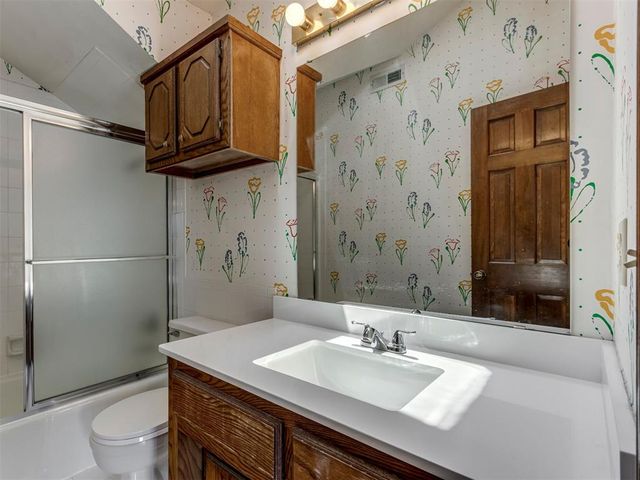 8329 NW 105th Terrace, Oklahoma City, OK 73162