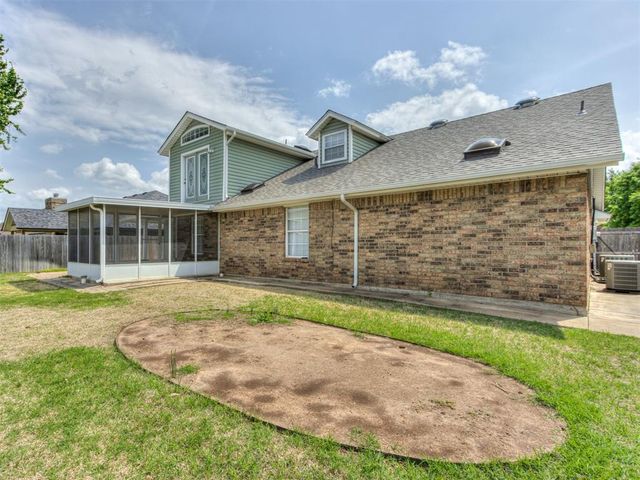 8329 NW 105th Terrace, Oklahoma City, OK 73162