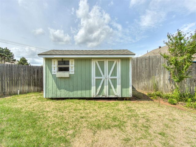 8329 NW 105th Terrace, Oklahoma City, OK 73162
