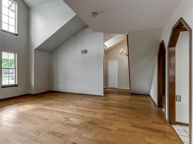 8329 NW 105th Terrace, Oklahoma City, OK 73162