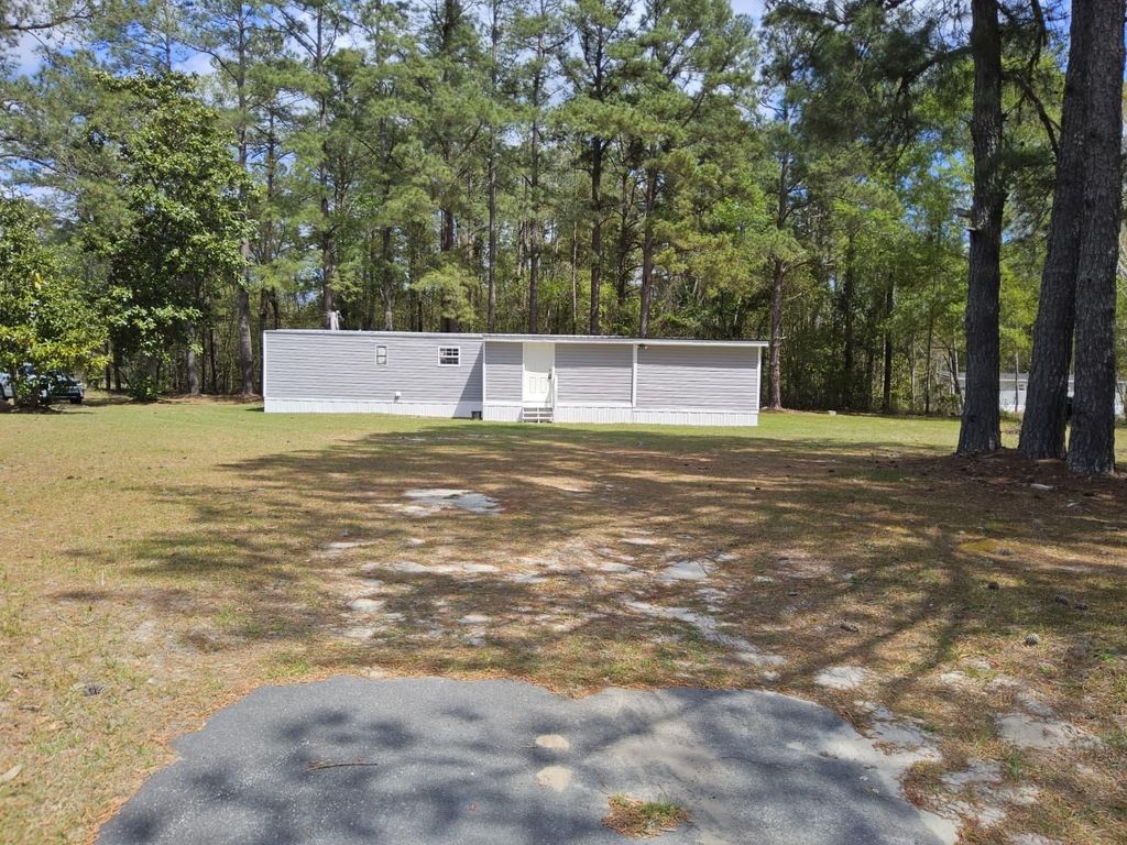 153 Crepe Myrtle Dr., Loris, SC 29569