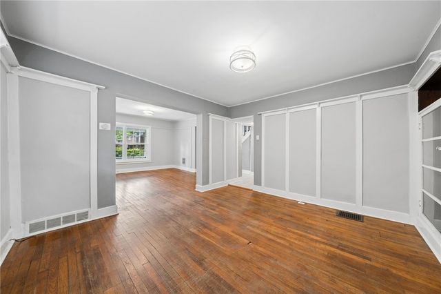 301 W Swissvale Avenue, Edgewood, PA 15218