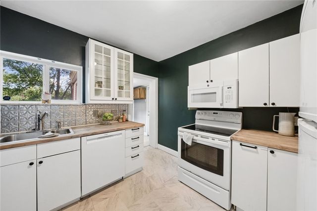 301 W Swissvale Avenue, Edgewood, PA 15218