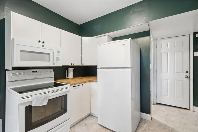 301 W Swissvale Avenue, Edgewood, PA 15218