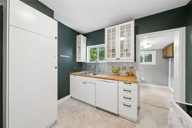 301 W Swissvale Avenue, Edgewood, PA 15218