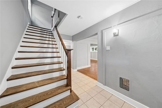 301 W Swissvale Avenue, Edgewood, PA 15218