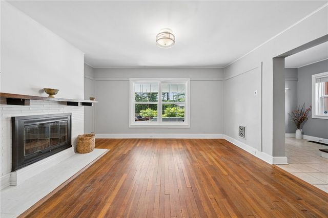 301 W Swissvale Avenue, Edgewood, PA 15218