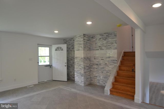 1436 E LAMPLIGHTER LN, North Wales, PA 19454