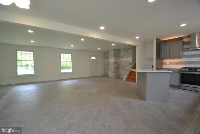 1436 E LAMPLIGHTER LN, North Wales, PA 19454