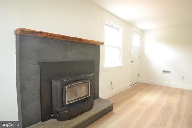 1436 E LAMPLIGHTER LN, North Wales, PA 19454