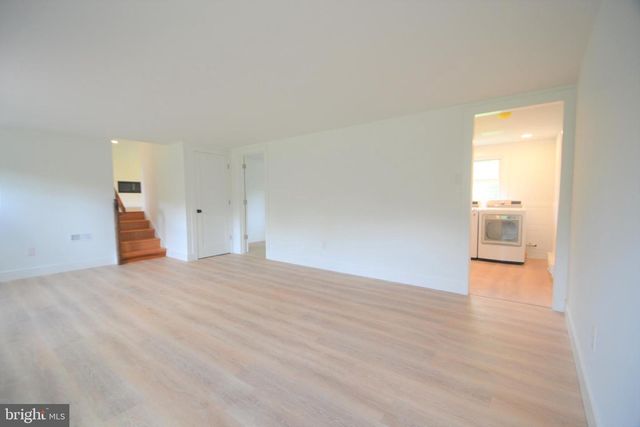 1436 E LAMPLIGHTER LN, North Wales, PA 19454