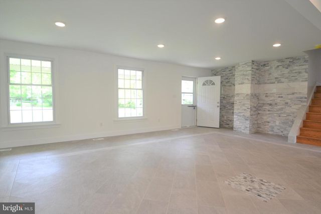 1436 E LAMPLIGHTER LN, North Wales, PA 19454