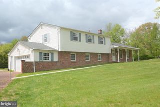 1436 E LAMPLIGHTER LN, North Wales, PA 19454