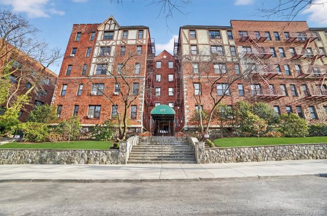 673 Locust Street 1F, Mount Vernon, NY 10552