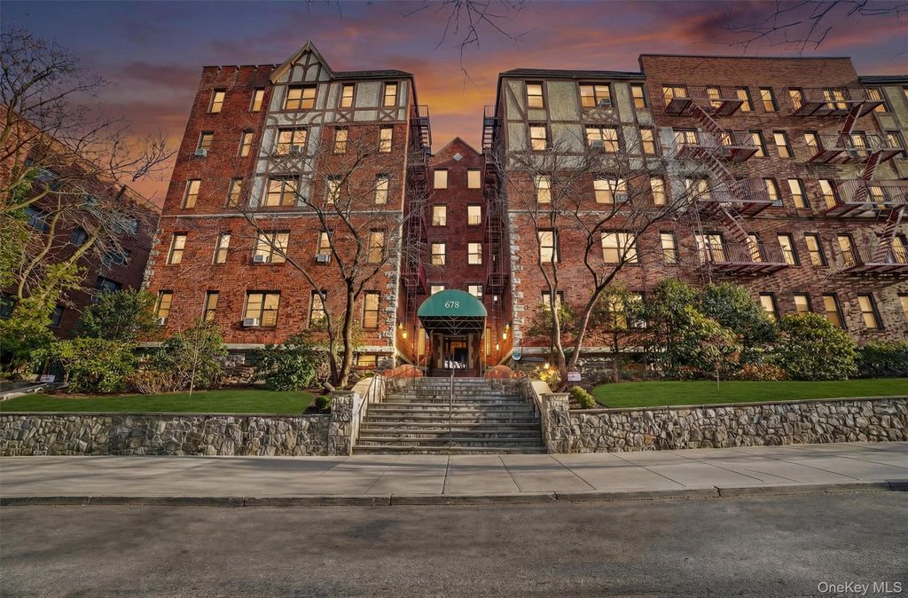 673 Locust Street 1F, Mount Vernon, NY 10552