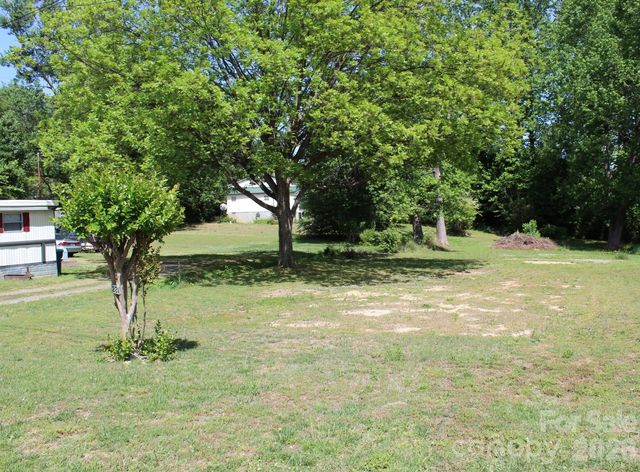 221 37th Street SW, Hickory, NC 28602