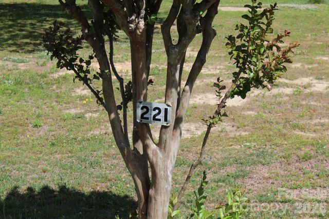 221 37th Street SW, Hickory, NC 28602