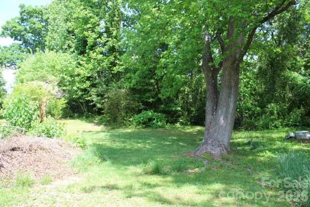 221 37th Street SW, Hickory, NC 28602